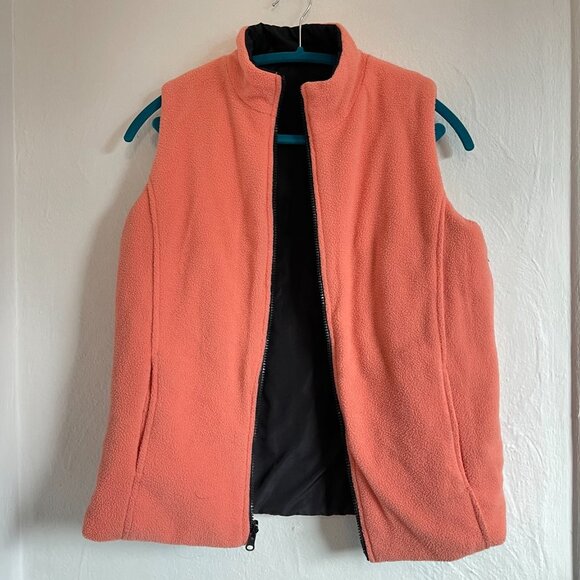 Carolyn Taylor Reversible Zip Up Fleece and Puffer Vest - Picture 7 of 14